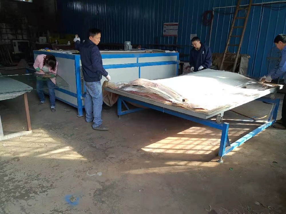玻璃加工現場